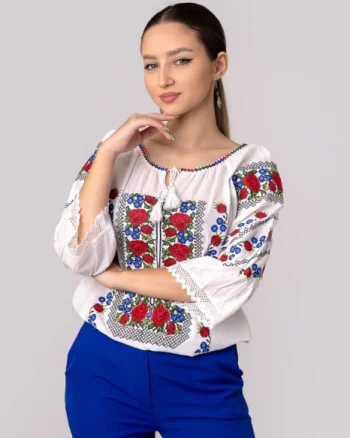 Ie traditionala alba cu motiv floral rosu Rozalia