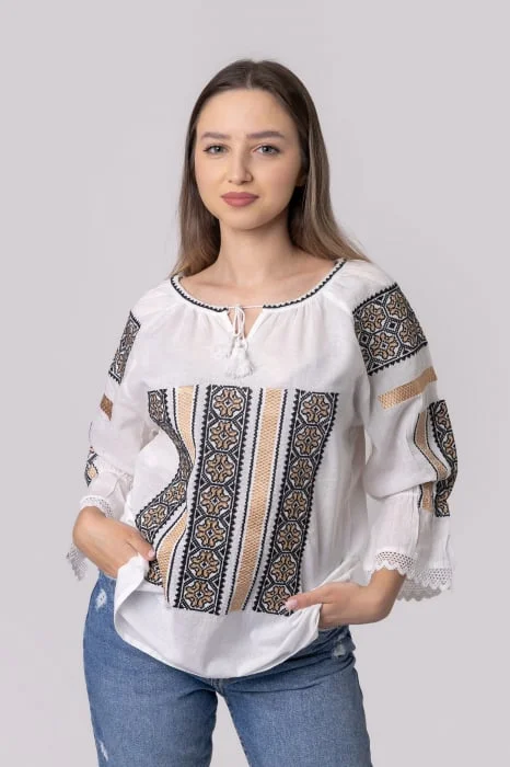 Ie traditionala alba cu motiv geometric auriu Draga 01