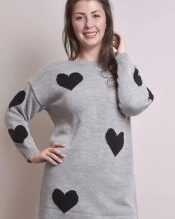 Pulover lung gri cu inimioare negre