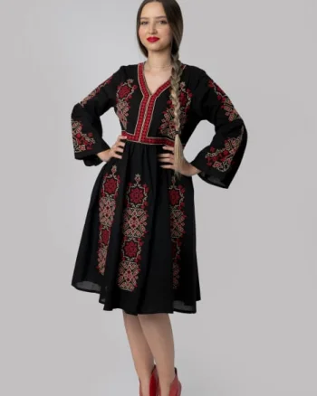 Rochie traditionala evazata neagra cu motiv floral rosu Ileana