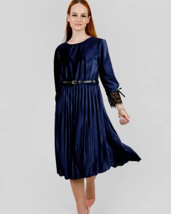 Rochie plisata bleumarin din catifea cu dantela si curea in talie