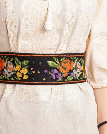 Brau traditional negru cu motiv floral multicolor Beatrice 01