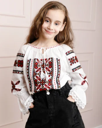 Ie traditionala alba pentru fetite cu motiv floral rosu Petra