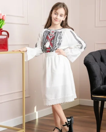Ie traditional alba pentru fetite cu motiv floral rosu Ava