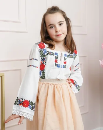 Ie traditionala alba pentru fetite cu motiv floral multicolor Clarisa