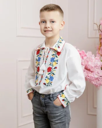 Camasa traditionala de baieti alba cu motiv floral tricolor Ionut