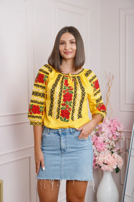 Bluza galbena cu motiv floral rosu Anita