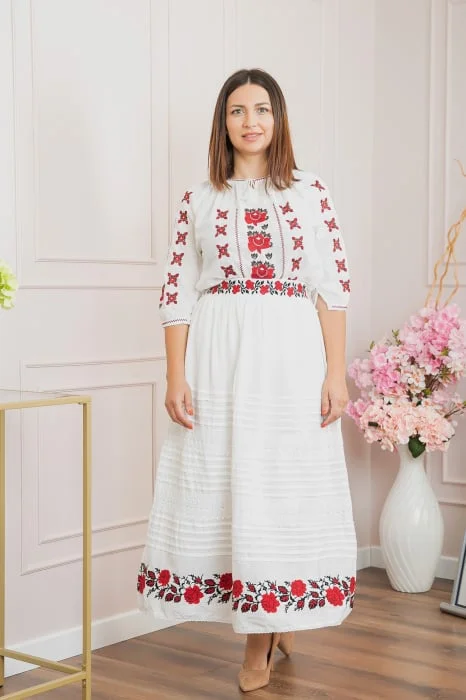 Fusta traditionala alba cu broderie florala rosie Clara 02
