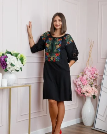 Rochie traditionala neagra cu motiv floral multicolor Simona 04