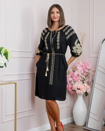 Rochie traditionala neagra cu motiv floral auriu Raisa