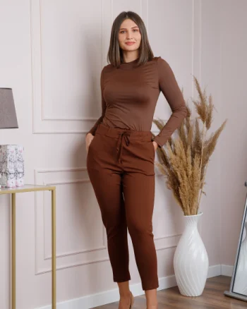 Pantaloni confort casual maro cu snur in talie