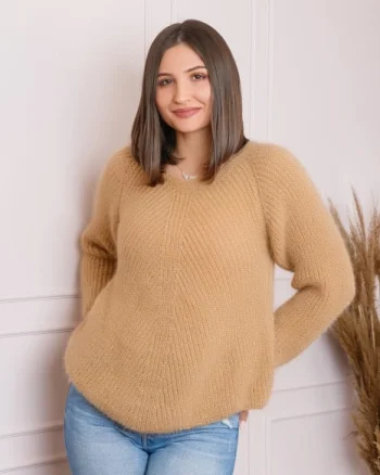 Pulover Bella pufos crem cu maneci raglan