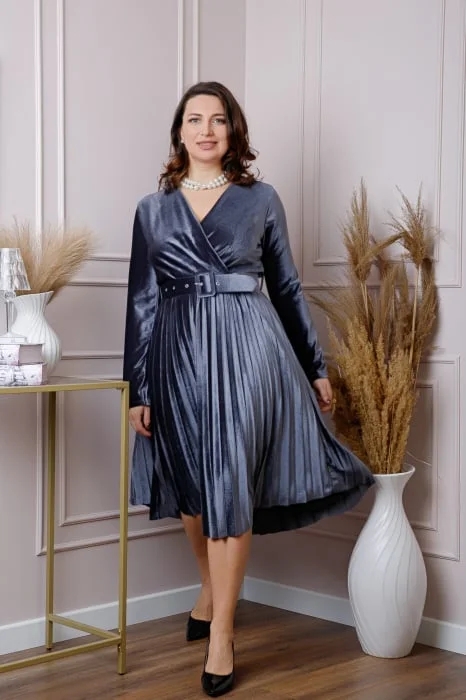 Rochie Emily din catifea plisata gri cu bust petrecut