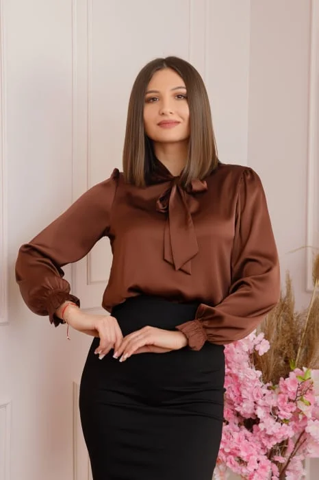 Bluza eleganta Celeste din satin cu maneci bufante si funda la gat - Maro