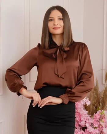 Bluza eleganta Celeste din satin cu maneci bufante si funda la gat - Maro