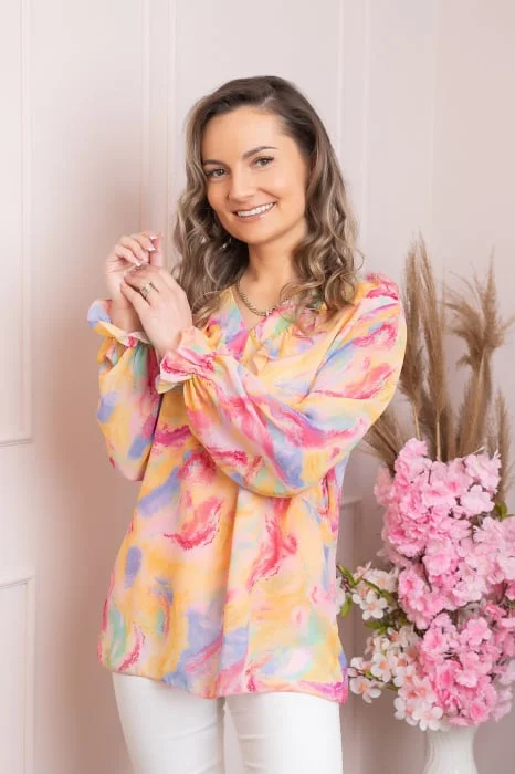 Bluza Vivienne din voal cu volanase si imprimeuri abstracte galbene