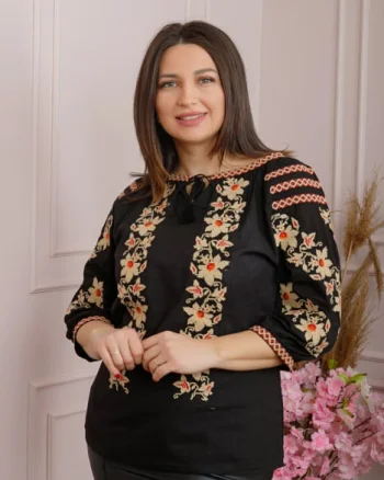 Bluza neagra cu motiv floral crem Floriana