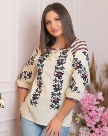 Ie traditionala crem cu motiv floral negru Iunia