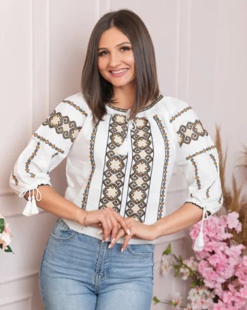 Ie traditionala alba cu motiv geometric maro Lucia