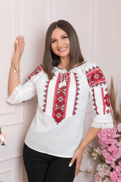Ie traditionala alba cu motiv geometric rosu Tania