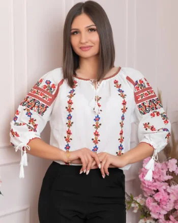 Ie traditionala alba cu motiv floral multicolor Gina