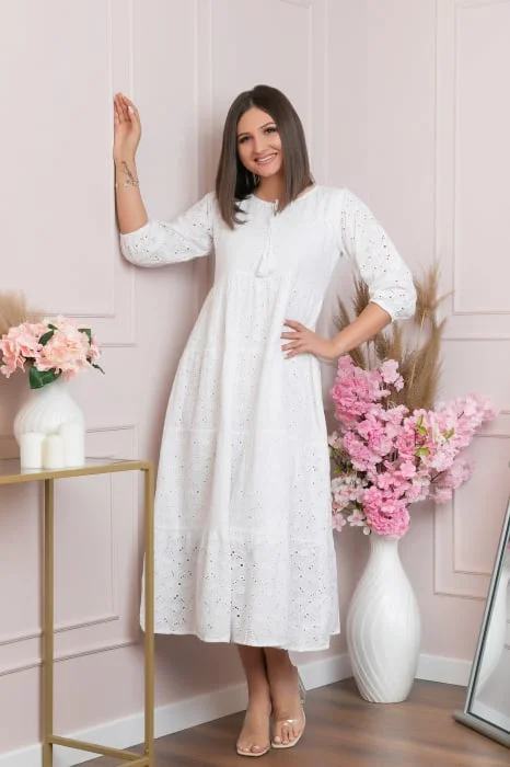Rochie traditionala alba cu model perforat Bianca 01