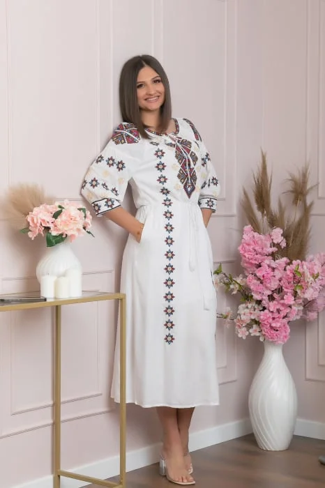 Rochie traditionala alba cu model geometric multicolor Viorela 01