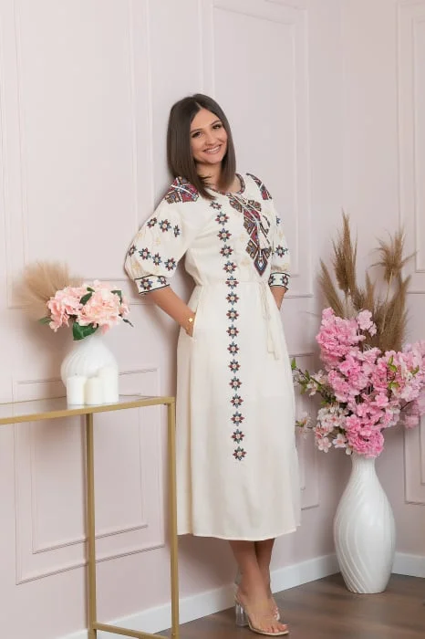 Rochie traditionala crem cu model geometric multicolor Viorela 02