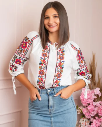 Ie traditionala alba cu motiv floral multicolor Noela