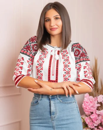 Ie traditionala alba cu motiv floral rosu Marta