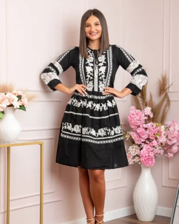 Rochie traditionala neagra cu model floral alb Ema 01