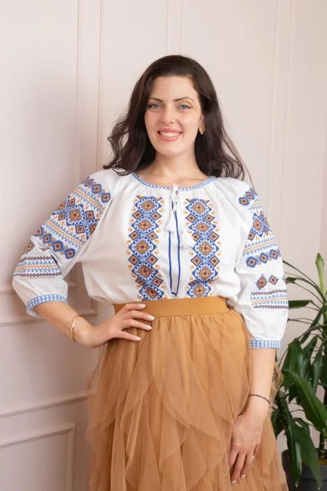 Bluza tip ie alba cu motiv geometric multicolor Ela