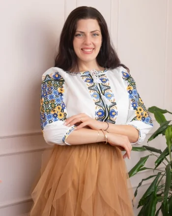 Bluza tip ie alba cu motiv geometric multicolor Svetlana
