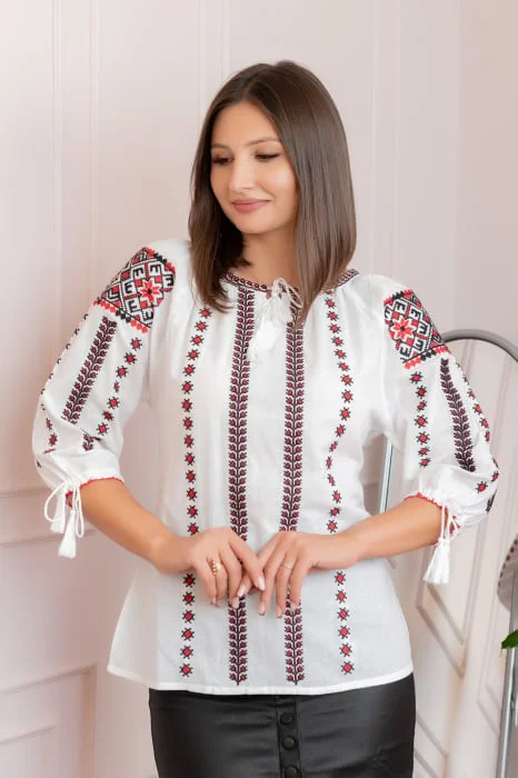 Bluza tip ie alba cu motiv geometric negru Zamfira 02