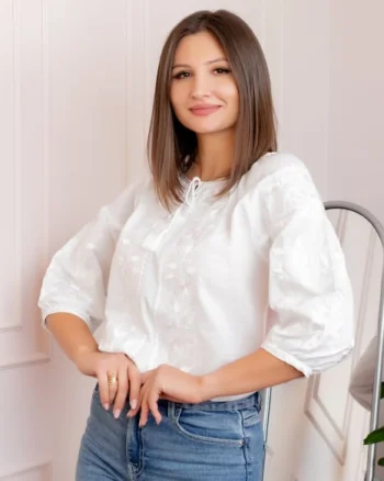 Bluza tip ie alba cu motiv floral alb Ortansa
