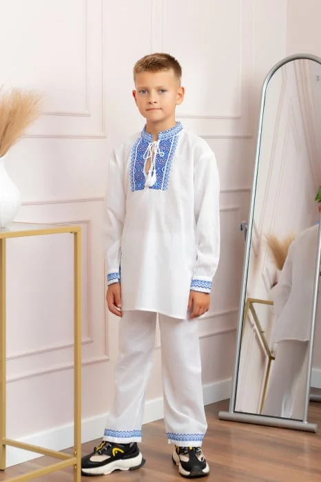 Compleu traditional alb pentru baieti cu motiv floral albastru Robert 01