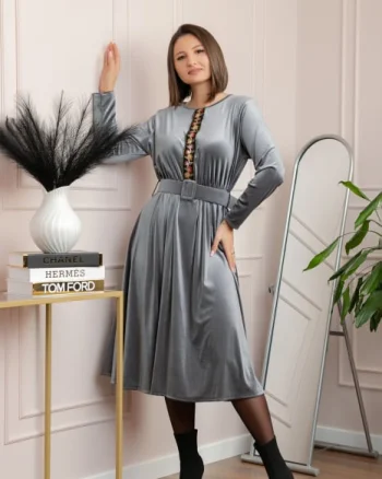Rochie din catifea Layla cu centura in talie si detaliu boho-floral - Gri