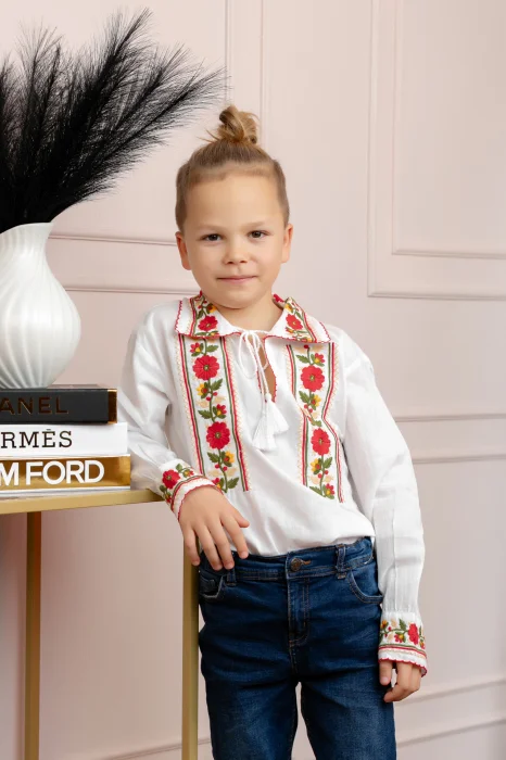 Camasa traditionala de baieti alba cu motiv floral rosu Casian