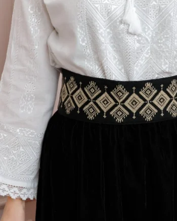 Brau traditional negru cu motiv geometric crem Roxana
