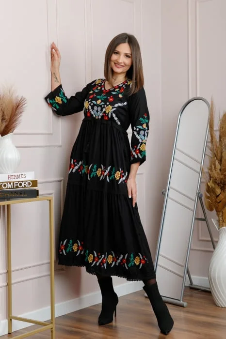 Rochie neagra cu motiv floral multicolor Violeta 01