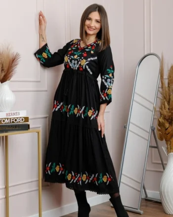 Rochie neagra cu motiv floral multicolor Violeta 01