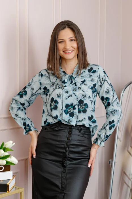 Bluza eleganta Nathalie cu funda la gat si imprimeu turcoaz si bleumarin