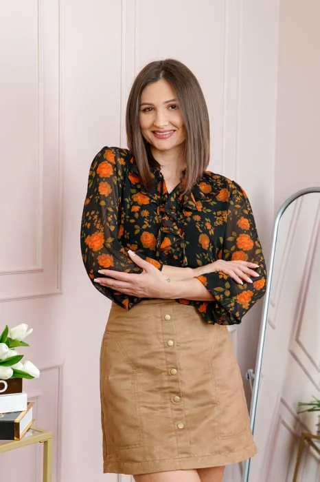 Bluza eleganta neagra Lucienne cu flori portocalii si jabou