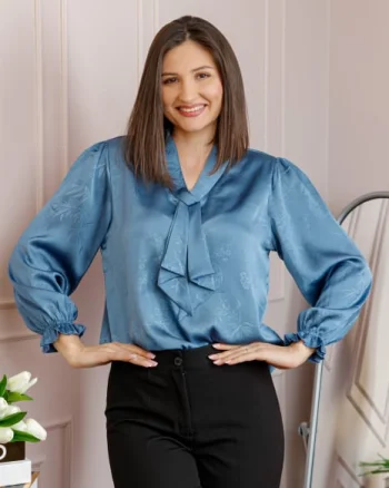 Bluza dama satinata bleu cu aplicatie tip cravata Yvonne