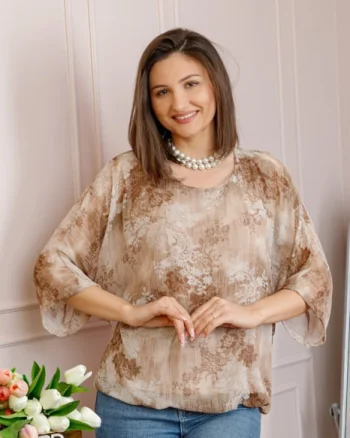 Bluza dama Maddie din voal bej cu imprimeu floral maro