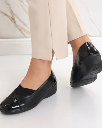 Pantofi dama casual negri din piele ecologica si lacuita Lois
