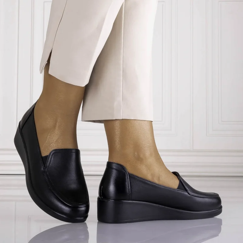 Pantofi dama cu platforma Negri din Piele Ecologica Etoma