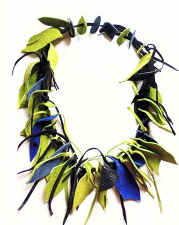 Colier handmade  din piele naturala, asimetric, nuante olive, albastru regal,unicat