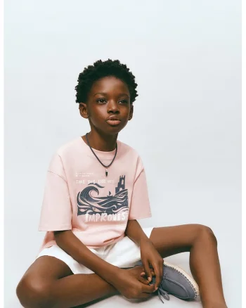 Tricou cu decolteu la baza gatului si imprimeu grafic, Roz pastel