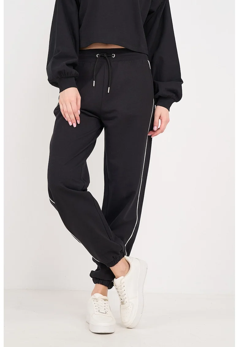 Pantaloni de trening cu snur de ajustare si buzunare laterale, Alb/Negru